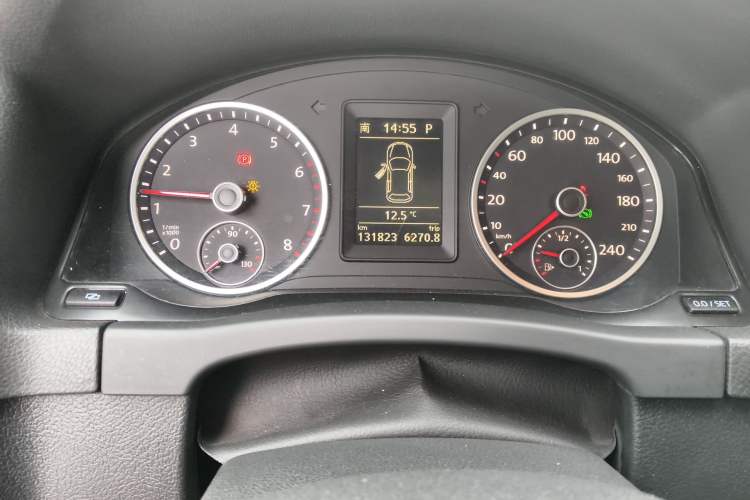 Used Volkswagen Tiguan 2012 1.8TSI Automatic Two-Wheel Drive Trend Edition Odometer Close Up