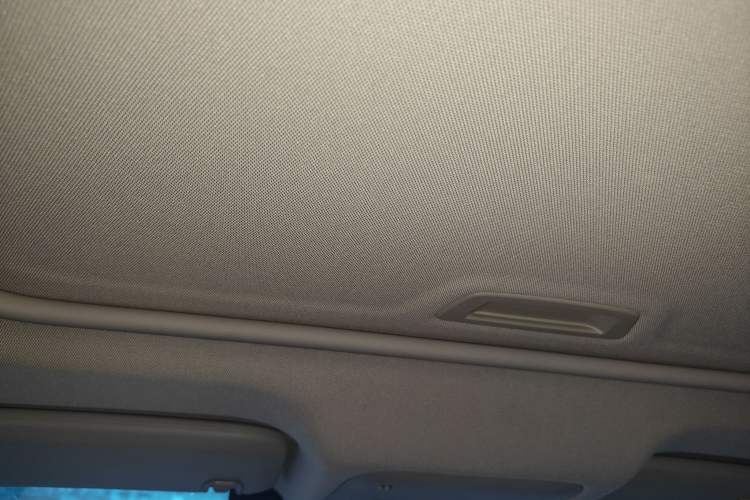 Used Buick Excelle GX 2018 18T Automatic Elite Model Headliner