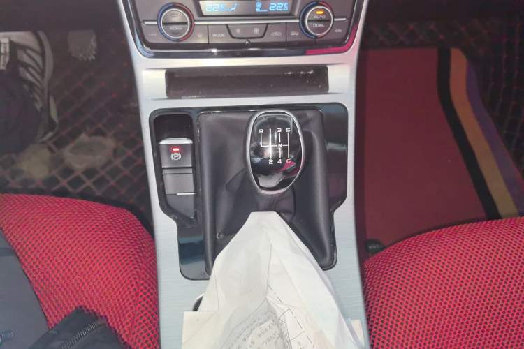 Used Geely Auto Emgrand GS 2019 1.4T Manual Ya Gear Lever