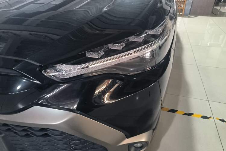 Used Toyota FRONTLANDER 2023 2.0L Smart Electric Hybrid Dual-Engine Deluxe Version
