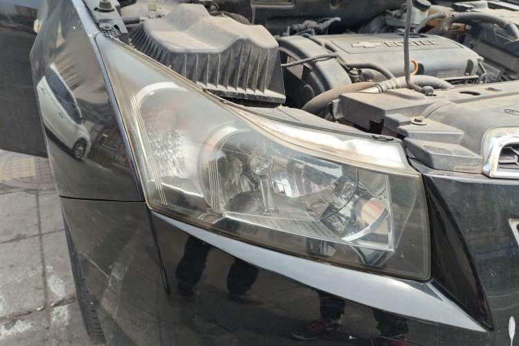 Used Chevrolet Cruze 2012 1.6L SE MT Right Front Headlight