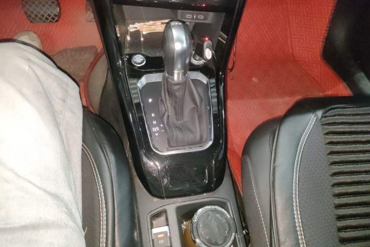 Used Volkswagen T-ROC 2021 280TSI DSG Two-Wheel Drive Comfort Connect Edition
