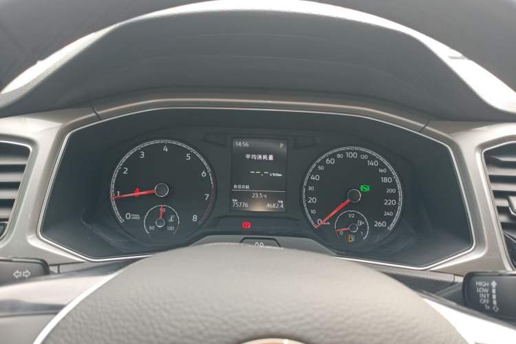 Used Volkswagen T-ROC 2019 230TSI DSG Two-Wheel-Drive Advanced Version China VI Standard
