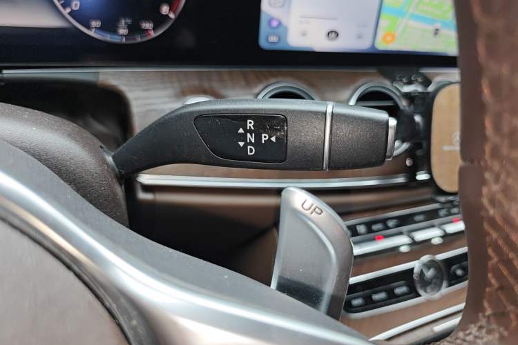 Used Mercedes-Benz E-Class 2018 Facelift E 200 L Gear Lever