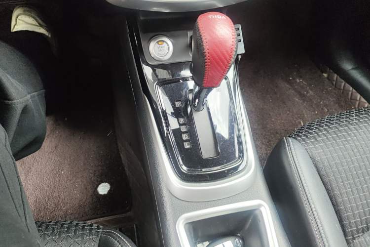 Used Nissan Tiida 2020 1.6L CVT Smart Enjoyment Edition Gear Lever