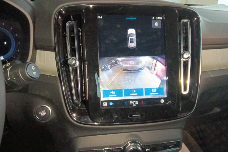 Used Volvo XC40 2024 B3 Zhiyuan Sport Edition
