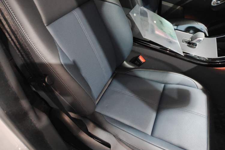 Used Land Rover Range Velar 2025 Dynamic SE
