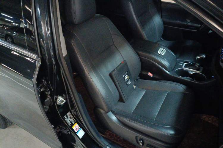 Used Toyota Highlander 2018 2.0T Four-Wheel Drive Luxury Edition 7 Seats China V Emission Standard
