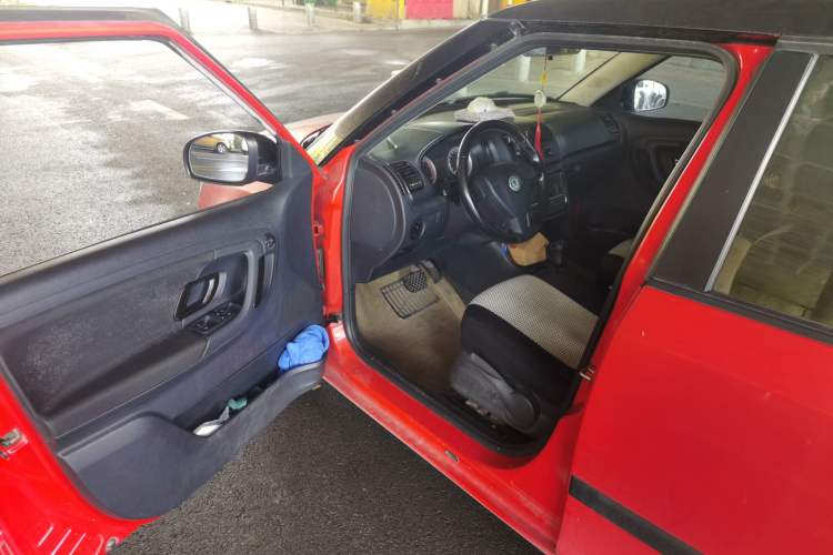 Used Skoda Fabia 2011 1.6L Automatic Crystal Edition
