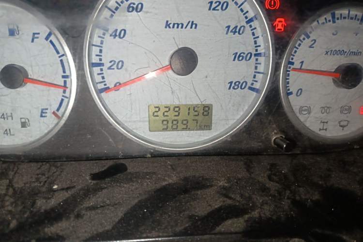 Used King Long Golden Way 2014 2.2L CNG Long-Wheelbase Entrepreneurial Version XG491 Odometer Close Up