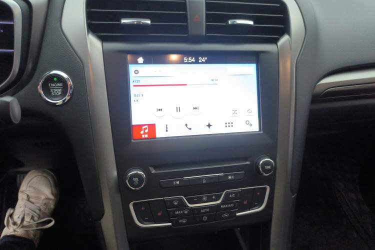 Used Ford Mondeo 2017 EcoBoost 200 Luxury Model Audio And AC Panel