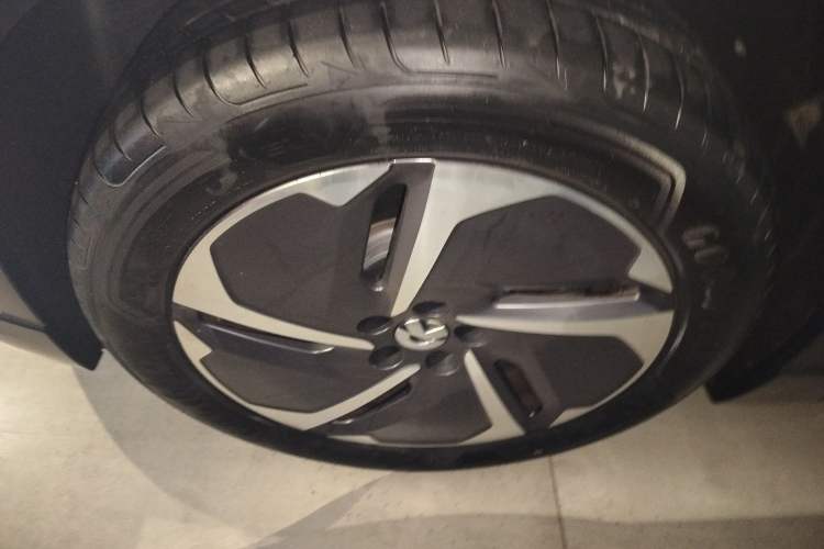 Used Nio ES6 2024 75 kWh Left Front Wheel Hub