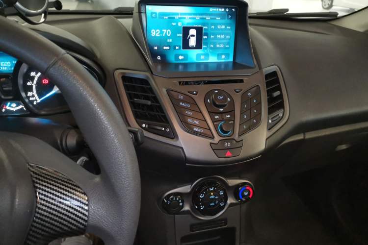 Used Ford Fiesta 2013 Sedan 1.5L Manual Fashion Edition Audio And AC Panel