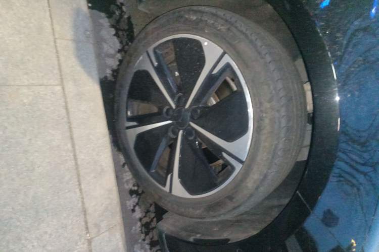 Used Nio ET5T 2024 75kWh Touring Right Front Wheel Hub