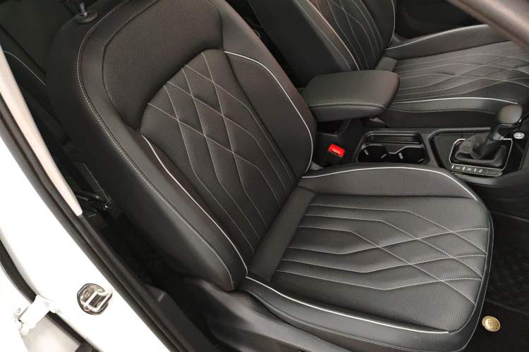 Used Volkswagen Tiguan L 2024 330TSI Automatic Two-Wheel Drive R-Line Enhanced Edition
