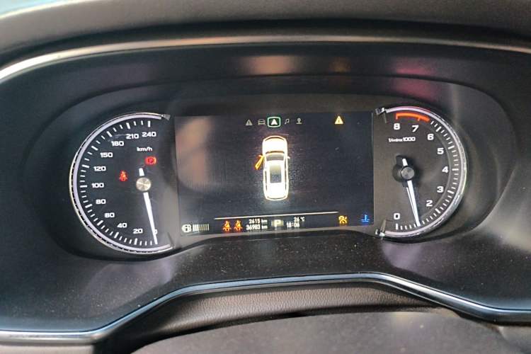 Used Roewe RX8 2018 30T Smart Connectivity Two-Wheel Drive Supreme Edition
