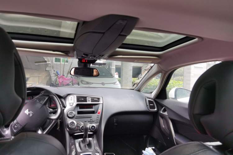 Used DS 5 2014 1.6T Elegant Edition THP200
