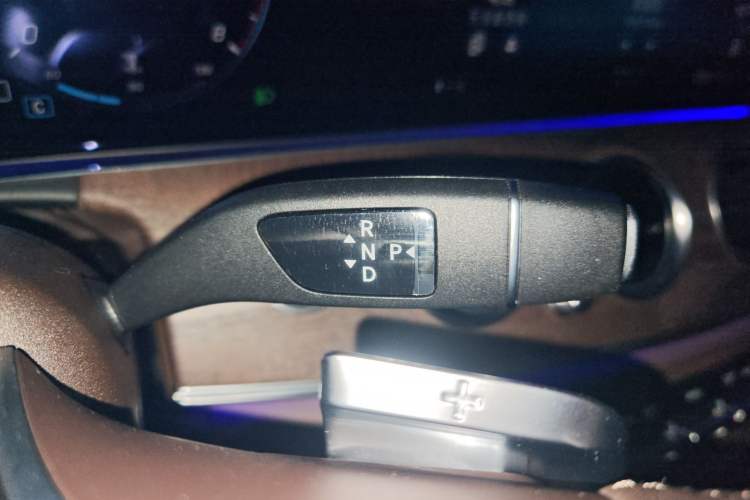 Used Mercedes-Benz E-Class 2021 E 300 L Stylish Model Gear Lever