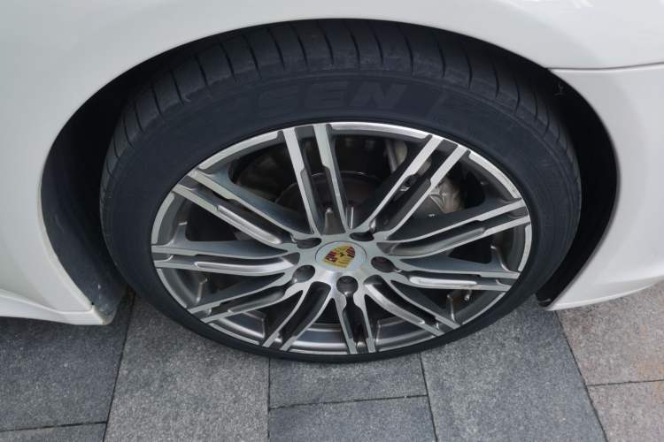 Used Porsche Panamera 2010 Panamera 3.6L Right Front Wheel Hub