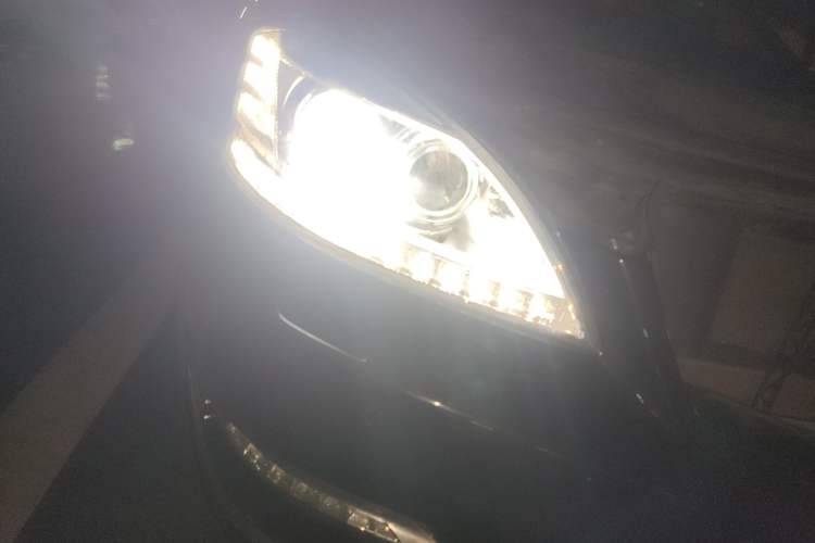 Used Mercedes-Benz S-Class 2012 S 300 L Prestige Grand Edition Right Front Headlight