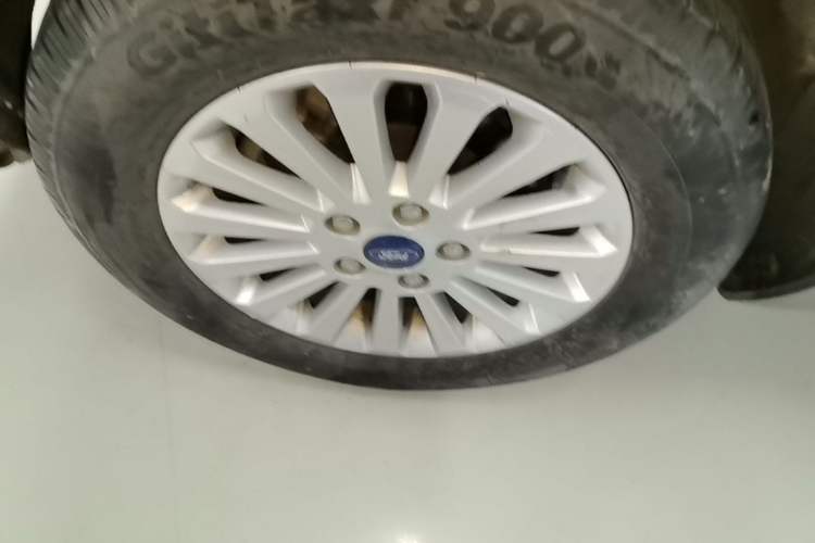 Used Ford Focus 2013 Sedan Classic 1.8L Automatic Fashion Edition