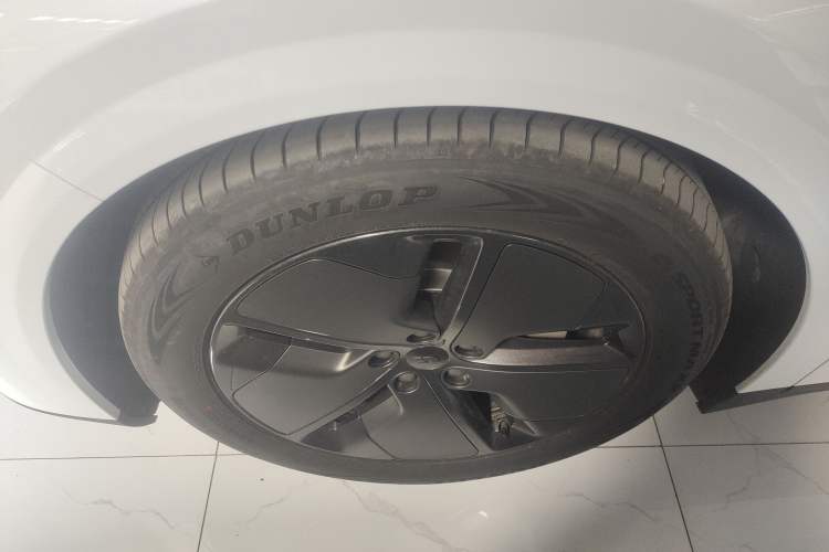 Used Li Auto i6 2025 Model Two-Wheel-Drive Standard Type
