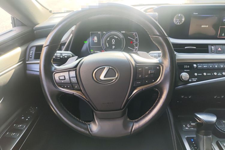 Used Lexus ES 2020 300h Deluxe Edition
