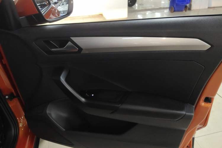 Used Volkswagen T-ROC 2019 230TSI DSG Two-Wheel-Drive Advanced Version China VI Standard