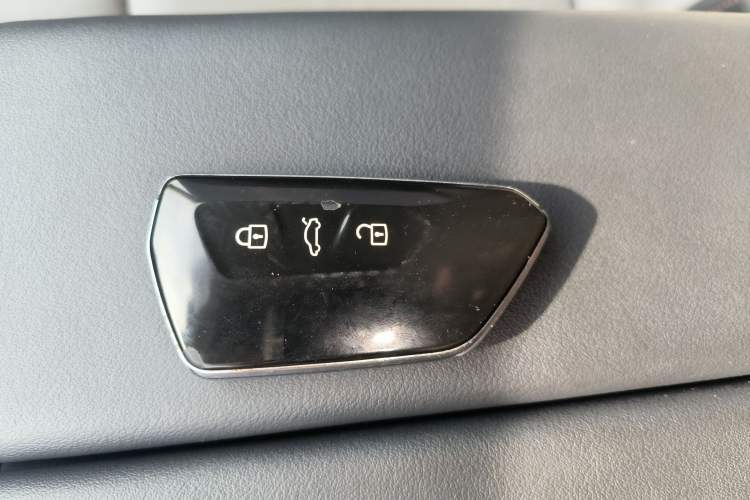 Used Volkswagen ID.7 VIZZION 2024 AIR model Vehicle Key