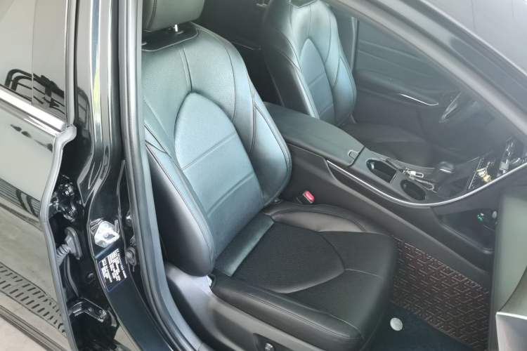 Used Toyota Avalon 2019 2.0L XLE Premium Edition China VI