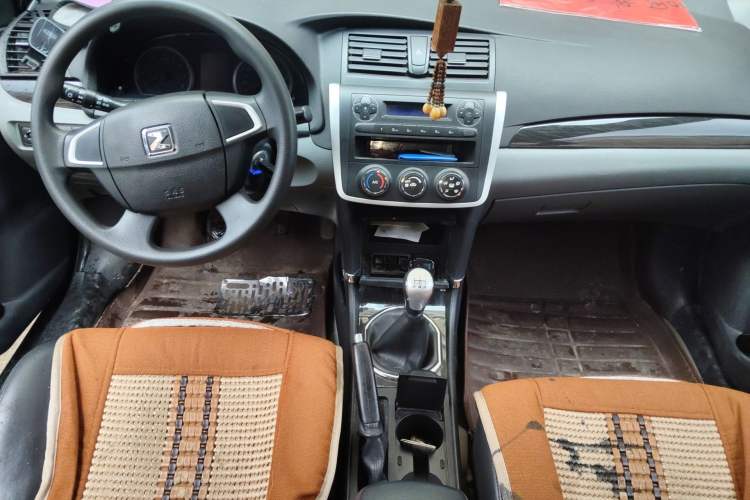 Used Zotye Z300 2012 1.5L Manual Elite Edition Center Console