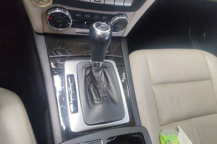 Used Mercedes-Benz C-Class 2011 C 200 CGI Fashion Model Gear Lever