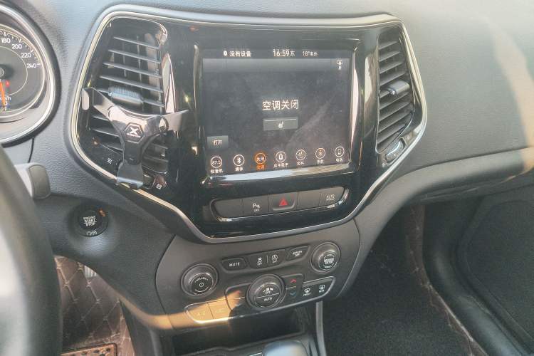 Used Jeep Cherokee 2019 2.0T 2WD Enjoyment Edition China V