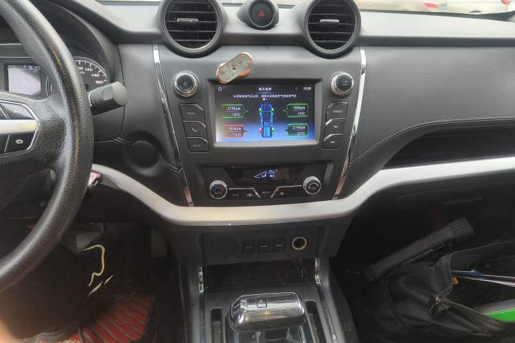 Used Dongfeng Ruichi 6 2020 2.3T Automatic 2WD Diesel Luxury Version China VI Standard Long Cargo Bed M9T
