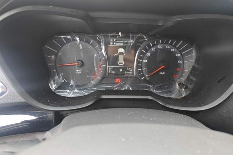 Used GAC Trumpchi GS4 2015 200T G-DCT Elite Edition Odometer Close Up