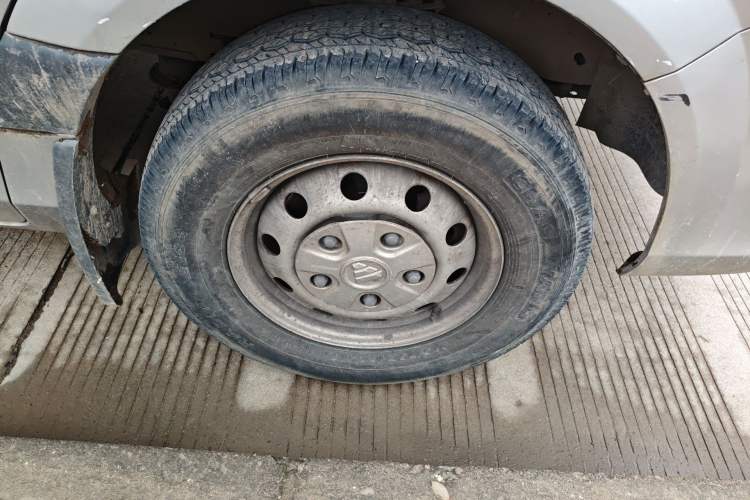 Used Foton Toano 2024 Joyear Multi-Function 2.0T Manual Long-Wheelbase Mid-Roof Model with Single Rear Tire Available in 5/6/7/9-Seater Configurations