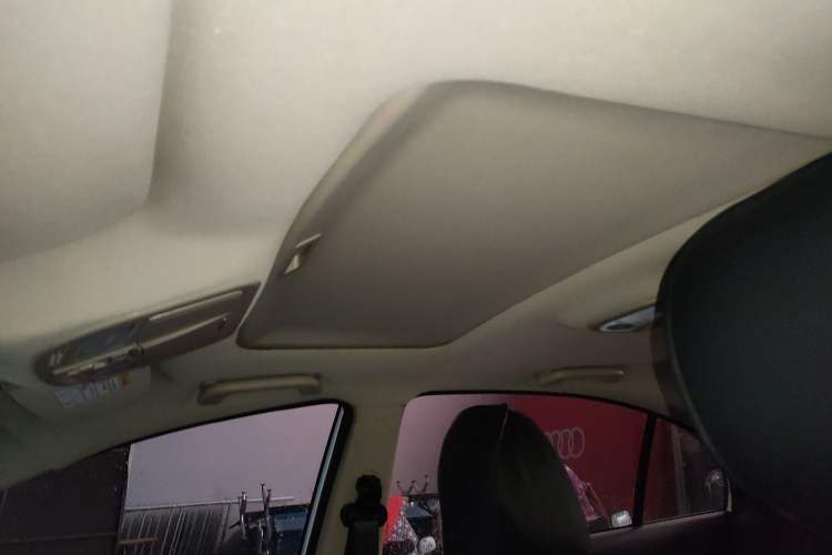 Used Geely Auto Emgrand 2017 Sedan Million Edition 1.5L CVT Upward Connectivity Version
