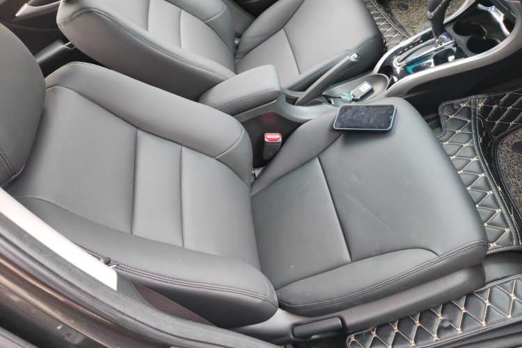 Used Honda Crider 2016 1.8L CVT Luxury Edition Right Front Seat