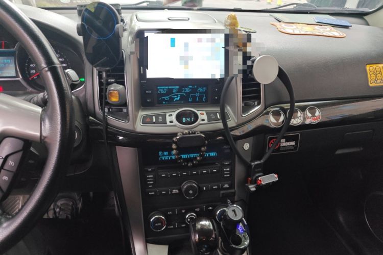 Used Chevrolet Captiva 2015 2.4L 4x4 Flagship Edition 7-Seater Audio And AC Panel