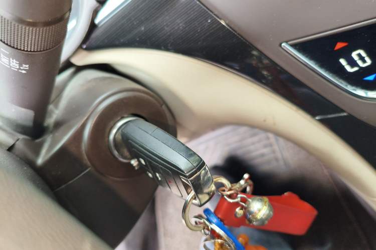 Used Buick Regal 2015 2.0L Leading Fashion Edition Vehicle Key