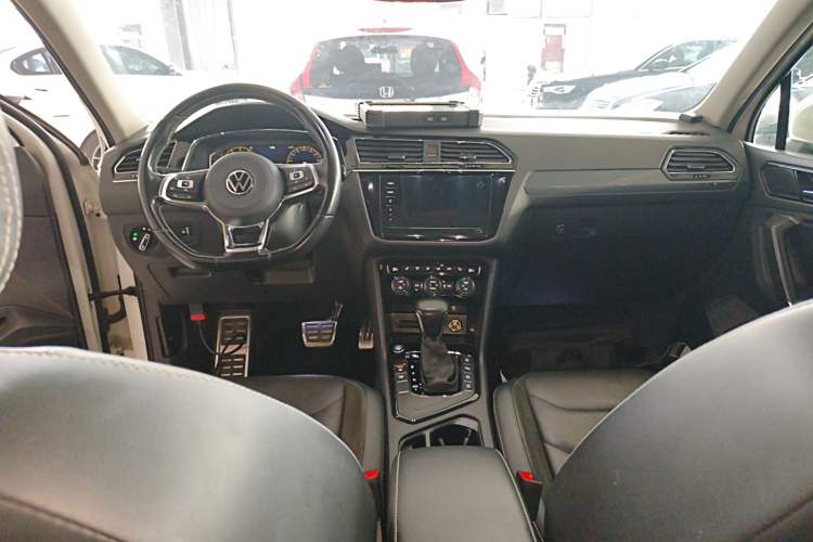 Used Volkswagen Tiguan L 2021 330TSI Automatic Two-Wheel Drive R-Line Enhanced Edition
