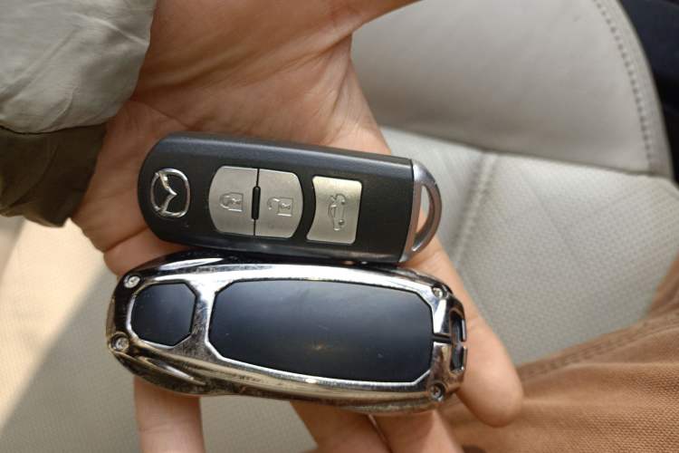 Used Mazda Atenza 2014 2.0L Blue Sky Luxury Edition