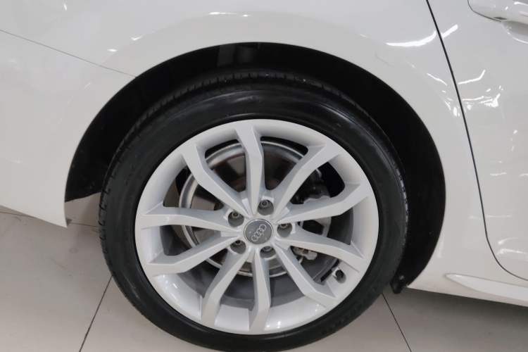 Used Audi A4L 2018 30th Anniversary Edition 40 TFSI Fashion Model
