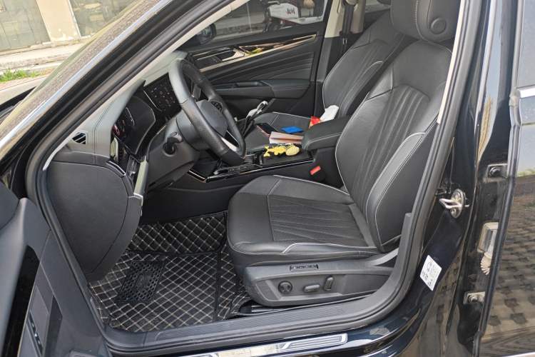 Used Volkswagen Passat 2022 330TSI Starry Luxury Edition Left Front Seat