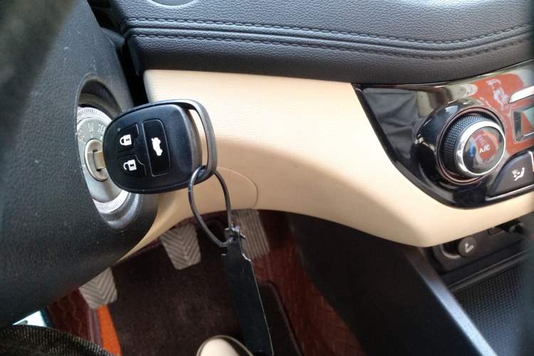 Used CHANGAN Eado 2016 1.6L Manual Fashion Edition Interior 1