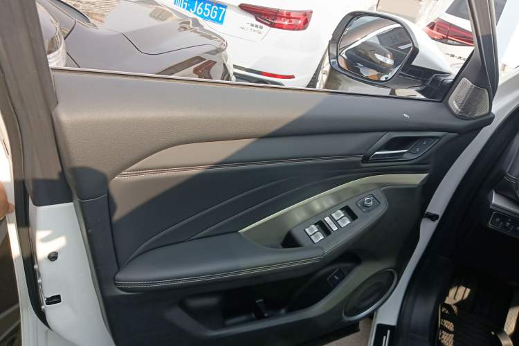 Used Wey VV6 2021 2.0T Two-Wheel Drive Smart Plus