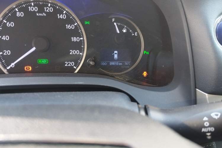 Used Lexus CT 2014 CT200h Comfort Edition Two-Tone