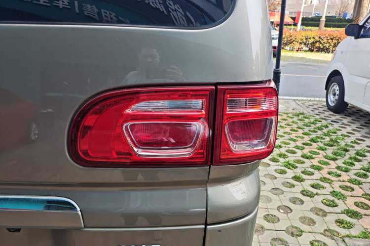 Used FORTHING Lingzhi M5 2020 Long-Range Luxury 7-Seater Model
