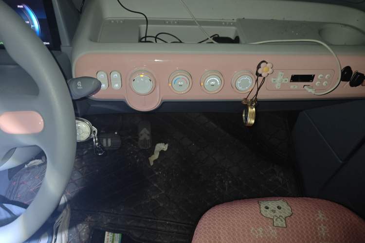 Used Bestune Pony 2024 170km Vitality Horse Audio And AC Panel