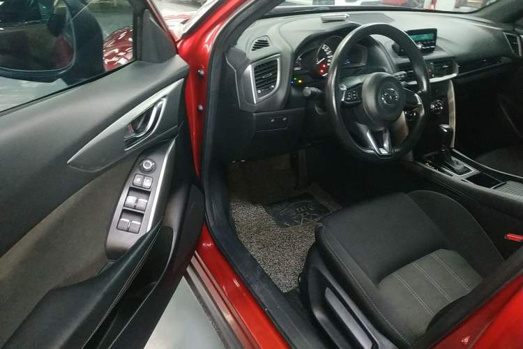 Used Mazda CX-4 2018 2.0L Automatic Two-Wheel Drive Blue Sky Dynamic Version China VI Standard